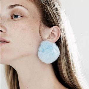 Tuleste Rex Rabbit Fur Blue Pom T Stud Earring